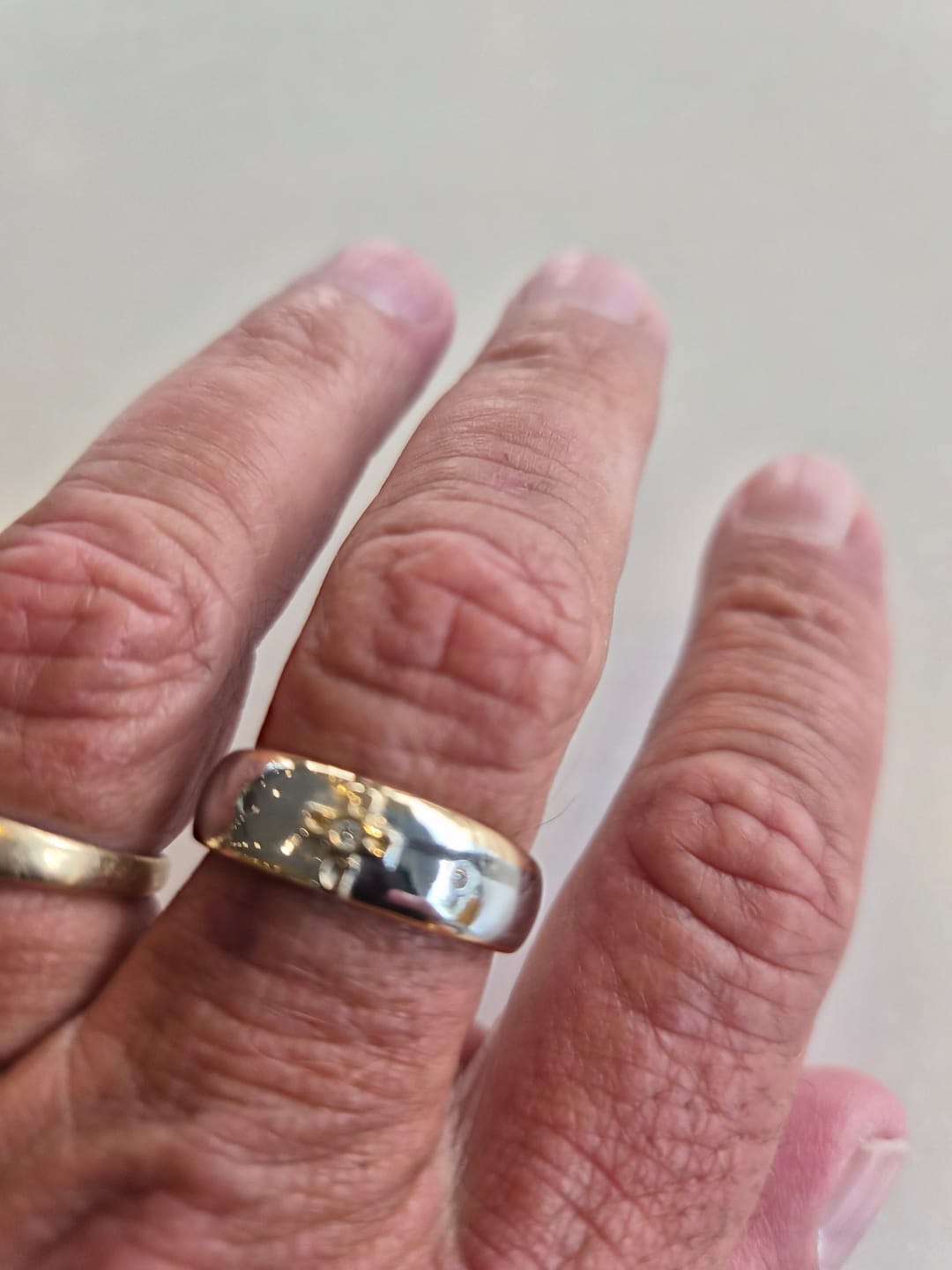 Customer photo review of FREE Today: Modern Style Two-tone Gold Cross Alloy Ring-With God All Things Are Possible
