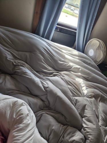 Customer photo review of MarshMellow Comforter