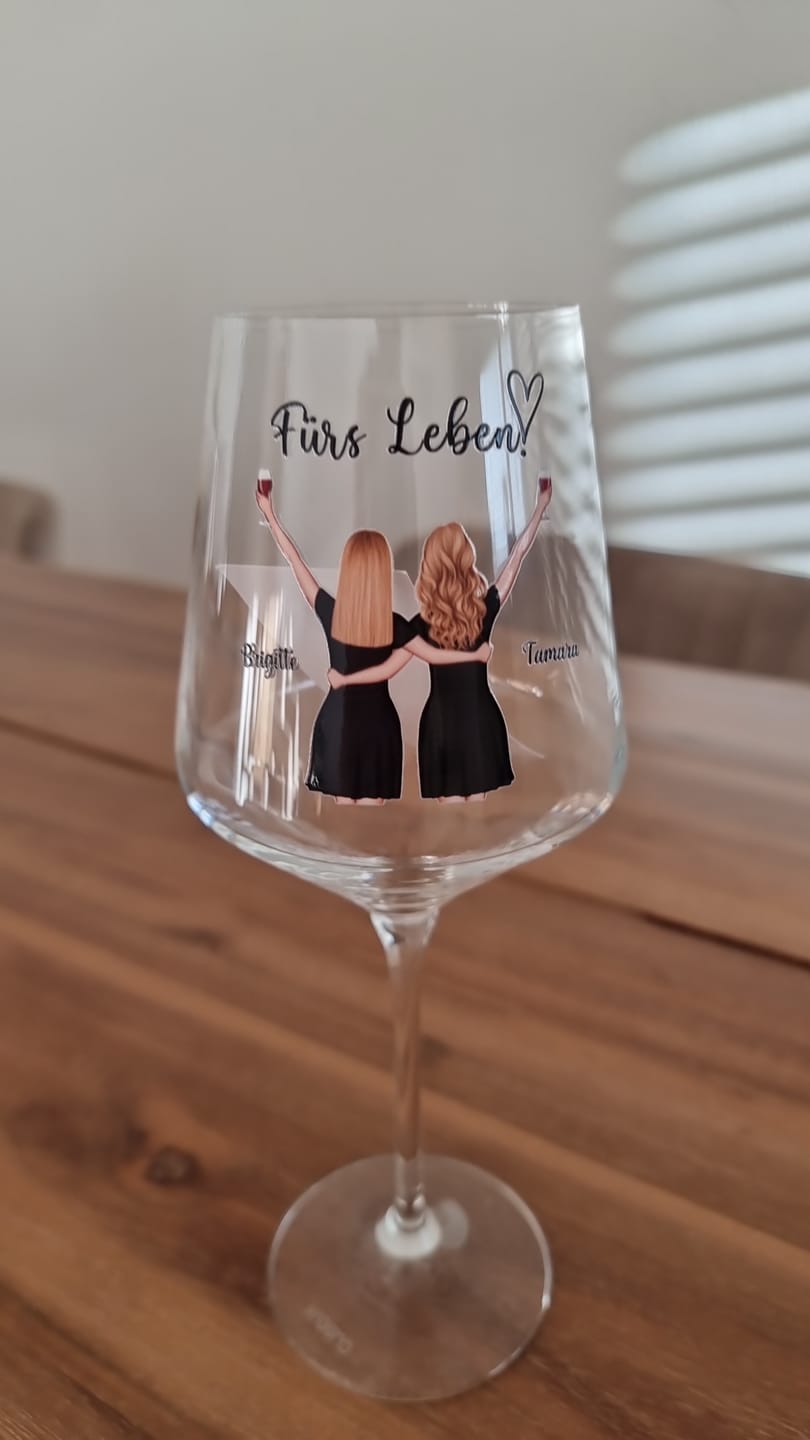Customer photo review of Freundinnen - Personalisiertes Weinglas für Besties und Schwestern mit Illustration