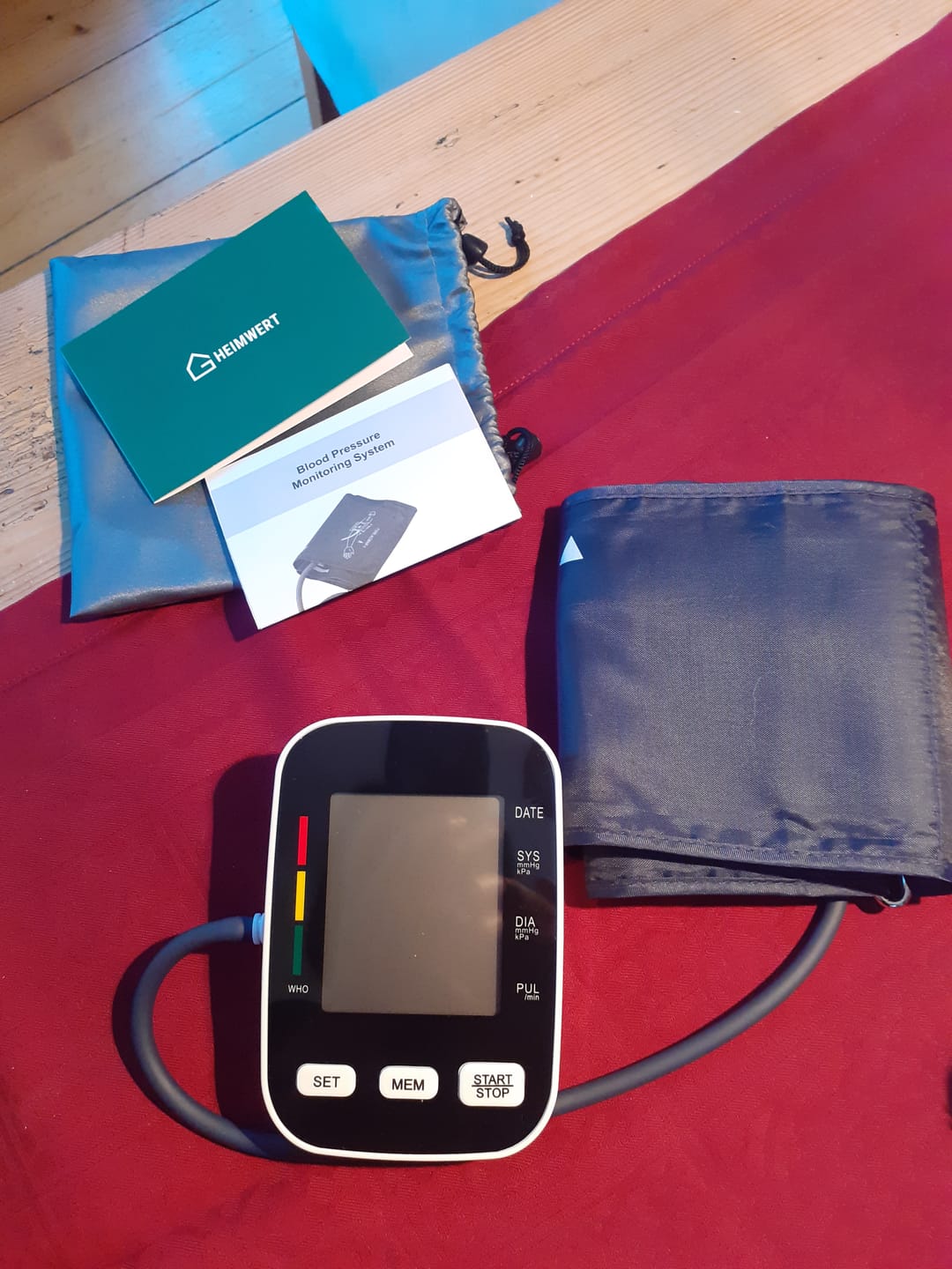 Customer photo review of Blutdruckmessgerät mit digitalem Display / Mit komfortabler Manschette und Speicherfunktion / Blutdruck- und Pulsmessung