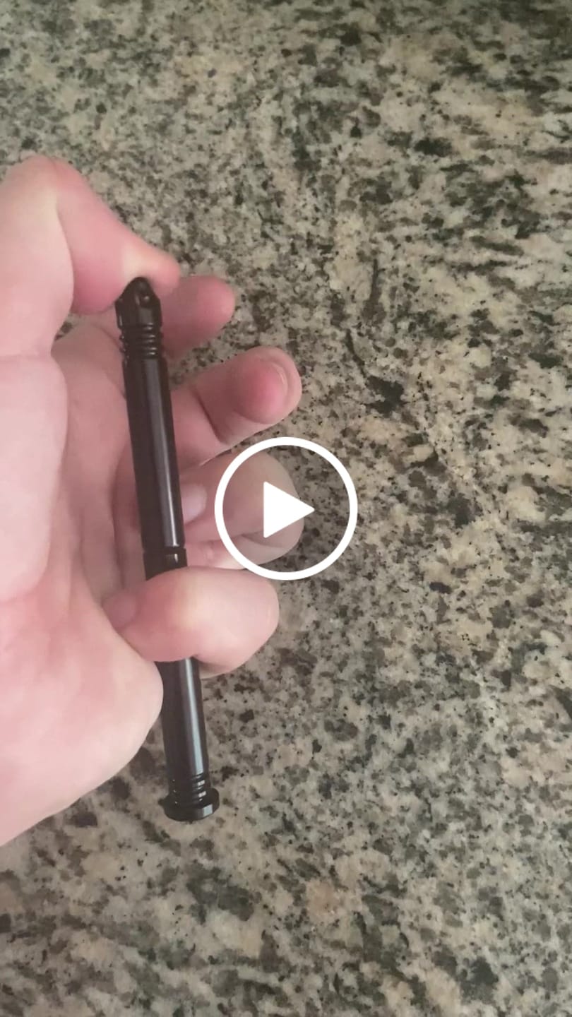 Customer video review of P01 DANGO BALL POINT PEN & NOTEBOOK