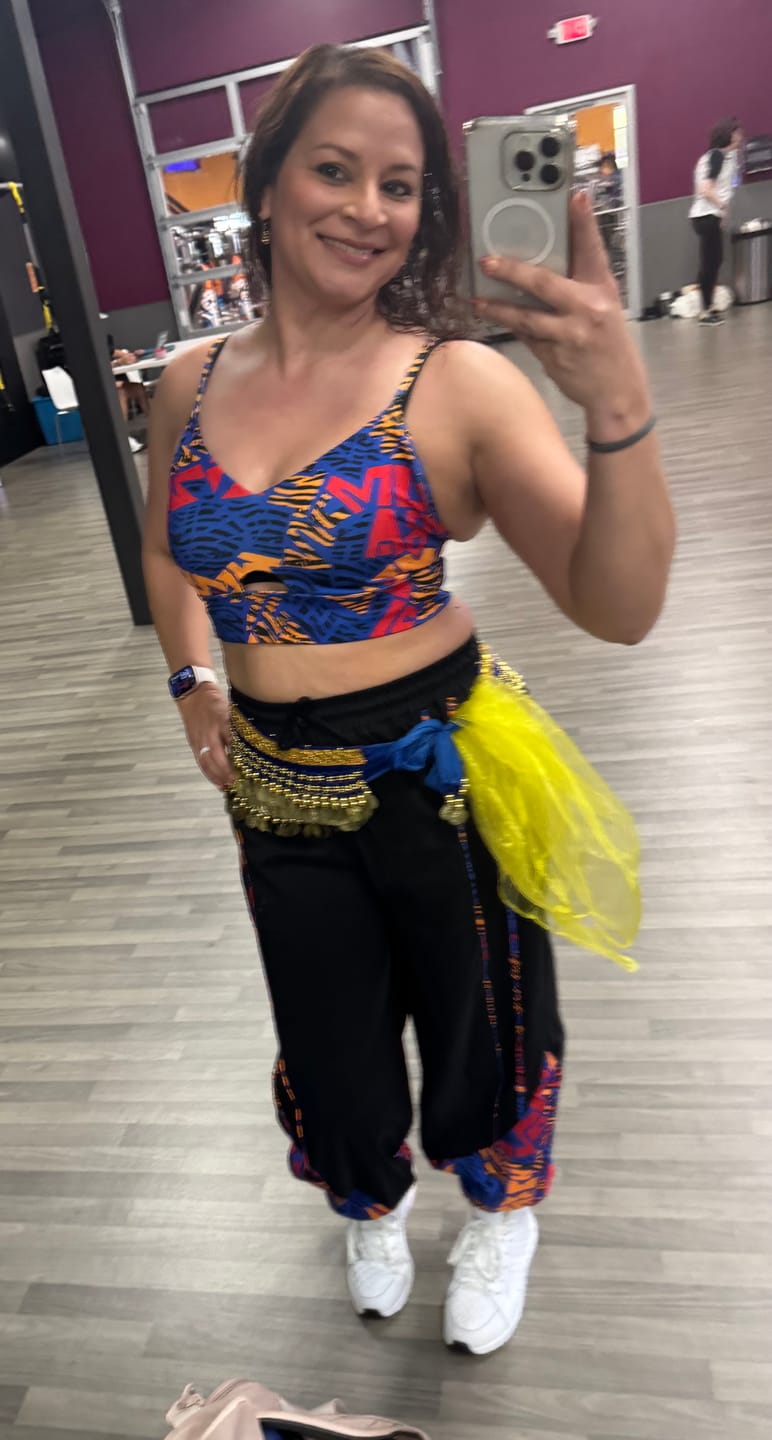 Customer photo review of Wildbeat Woven Slouch Pants With Piping