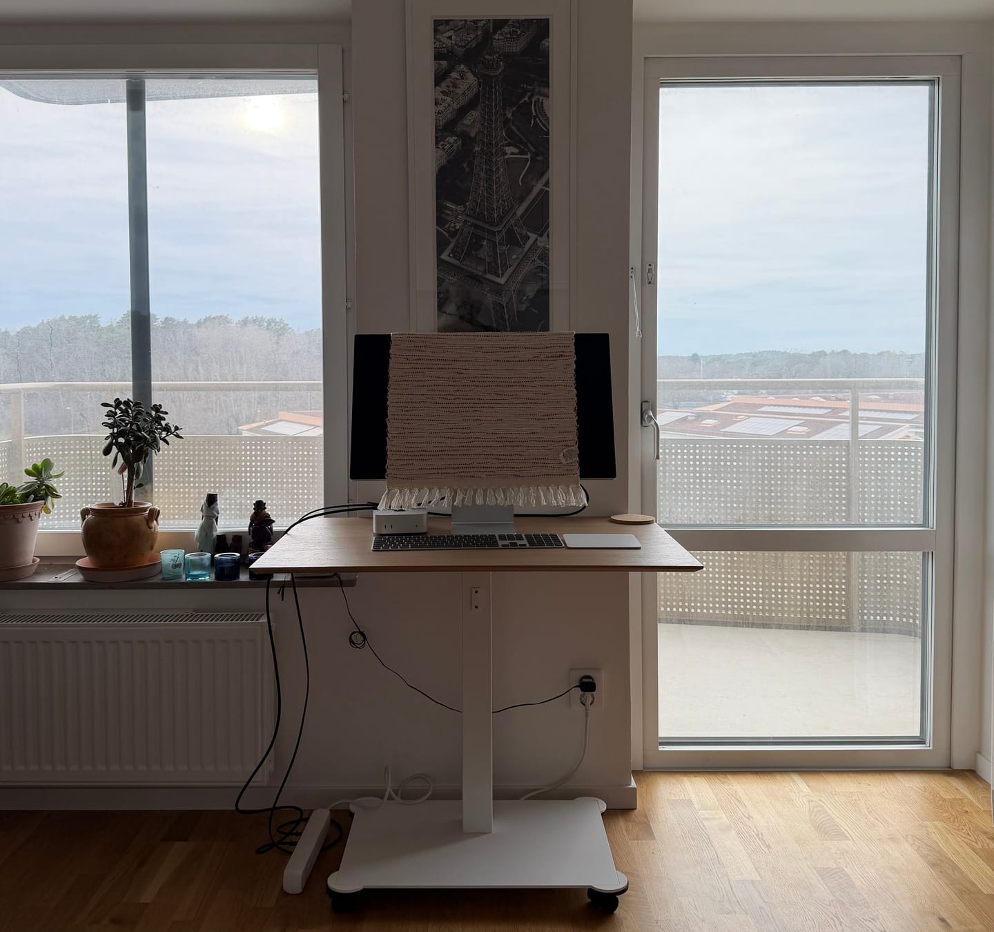 Customer photo review of Height adjustable desk MAHTUVA XL 90x60 | SELKA