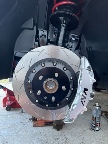 Customer photo review of Holden VE-VF  CTS-V (V-LOGO) 6POTS Fr &4OTS Rr Calipers Brake kit with Pads,Lines and Bolts