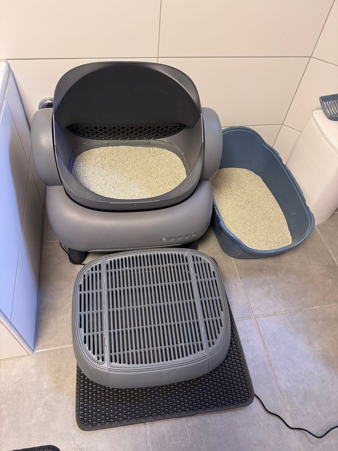 Customer photo review of Neakasa M1 Plus Selbstreinigende Katzentoilette mit offenem Design