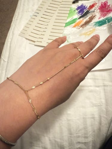 Customer photo review of Aira East Chain Bracelet