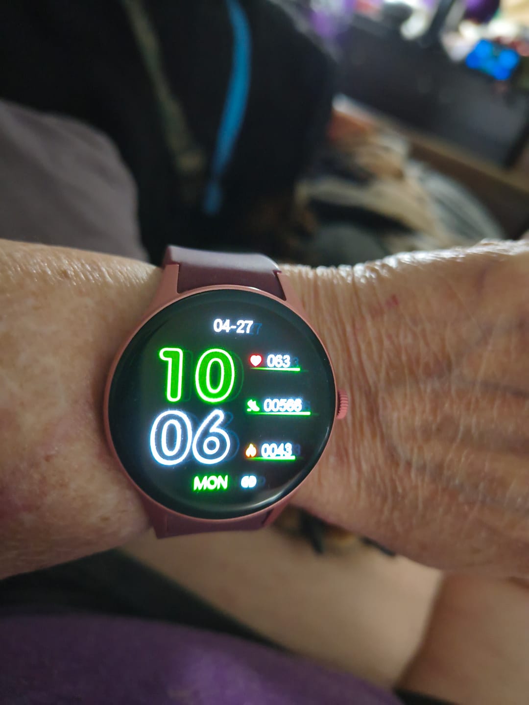 Customer photo review of BEARSCOME Blood Pressure Blood oxygen Blood Sugar Monitoring Bluetooth Talk Play Music Health Waterproof Smartwatch