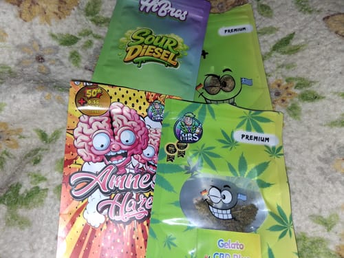 Customer photo review of Hi Bros® - Super Sour Diesel