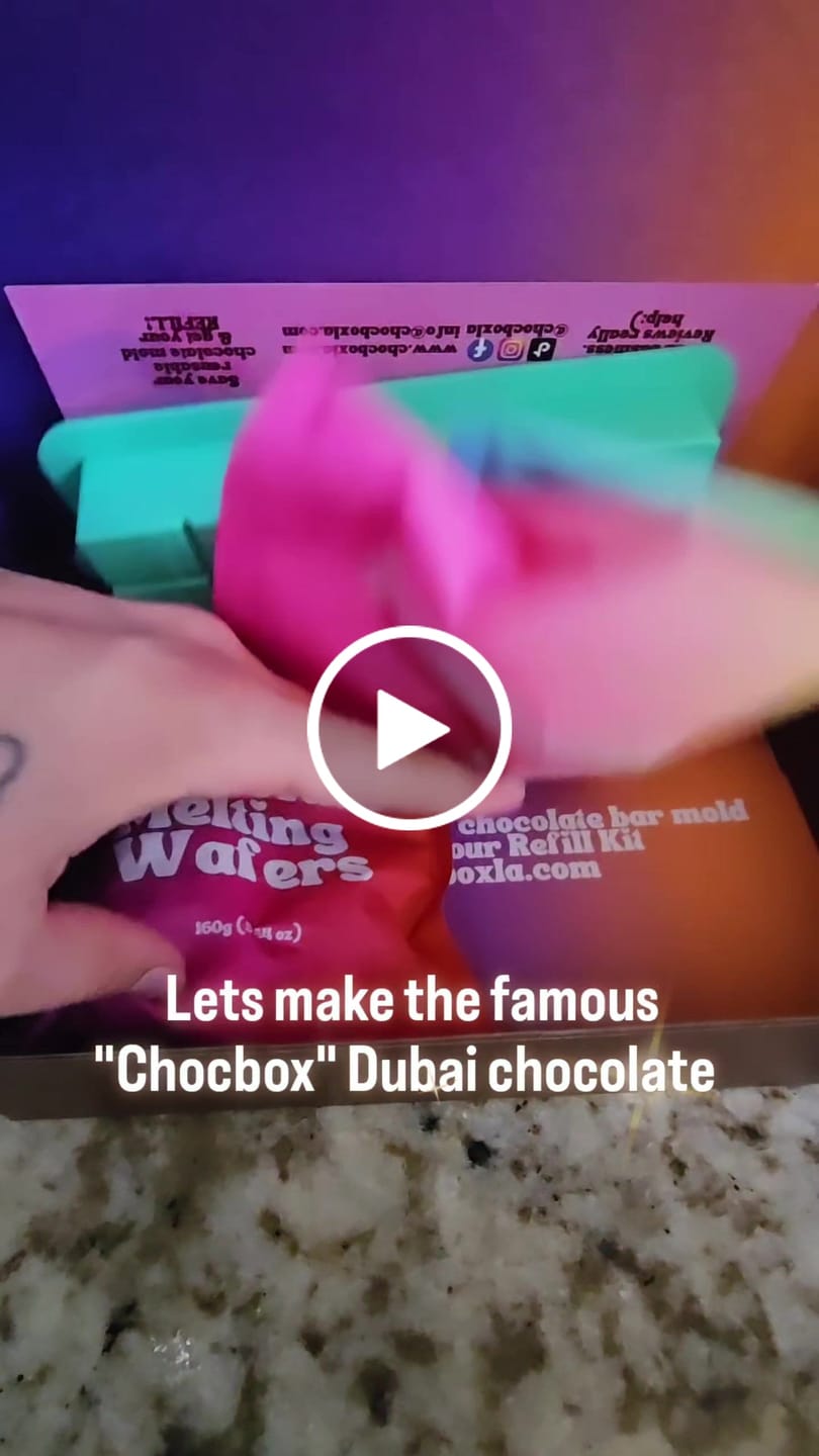 Customer video review of Pistachio Knafeh Stuffed Chocolate Kit With Reusable Chocolate Bar Mold