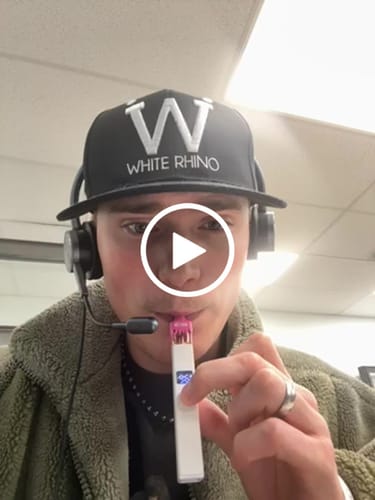 Customer video review of 3.5g Dozo White-Out Disposable: Crystal Dream (Hybrid)
