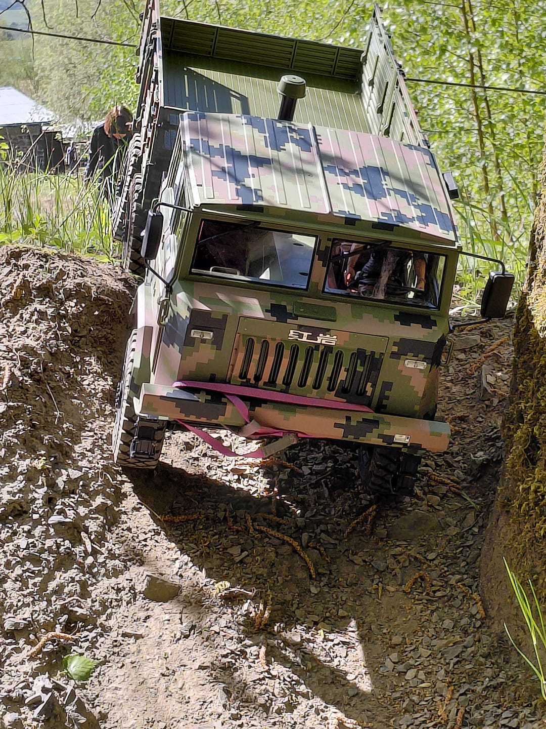 Customer photo review of Rlaarlo 1/10 Scale RTR 6X6 Brushless RC Military Trucks HongYan HY6