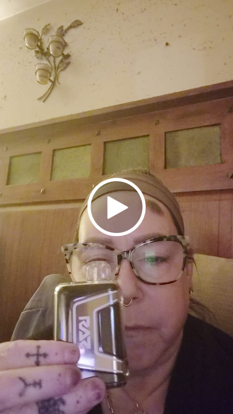 Customer video review of Triple Berry Ice RAZ TN9000