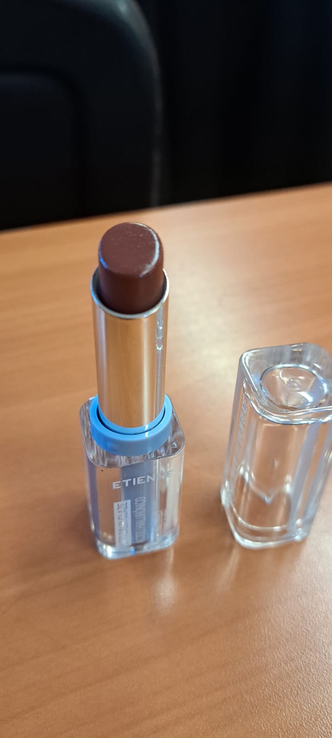 Customer photo review of Etienne Labial Lift Glaze Hydra Tono Hope