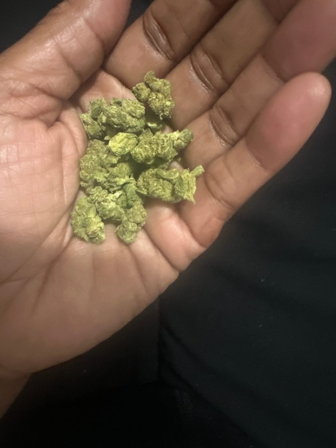Customer photo review of Maui Wowie - 28 Grams Littles - Sativa