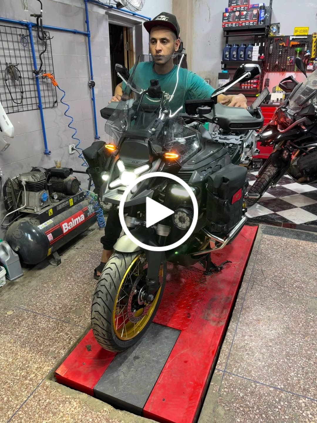 Customer video review of MotoCAN® – Motorcycle Accessories Manager