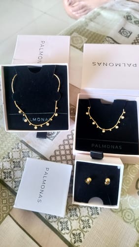 Customer photo review of Shimmering Diamond Chain Necklace