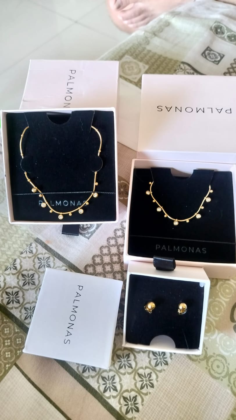 Customer photo review of Shimmering Diamond Chain Necklace
