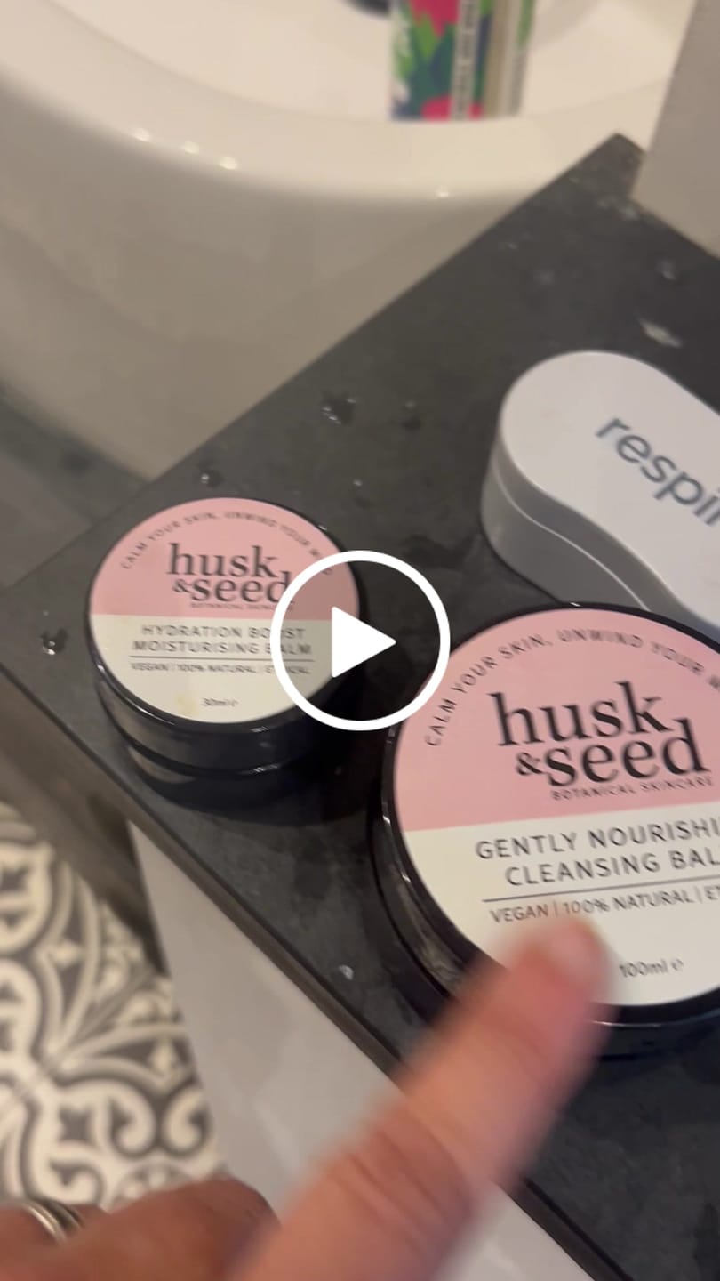 Customer video review of Cleanse & Moisturise Duo Kit (Save 5%)