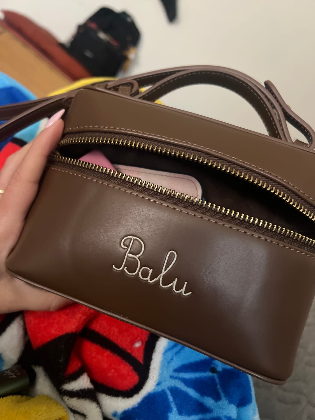 Customer photo review of Borsa Vanity - Fondente