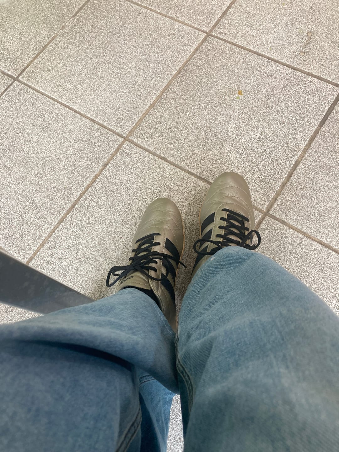 Customer photo review of Zapatillas Adidas Grand Court Lo Lth Mujer Gris