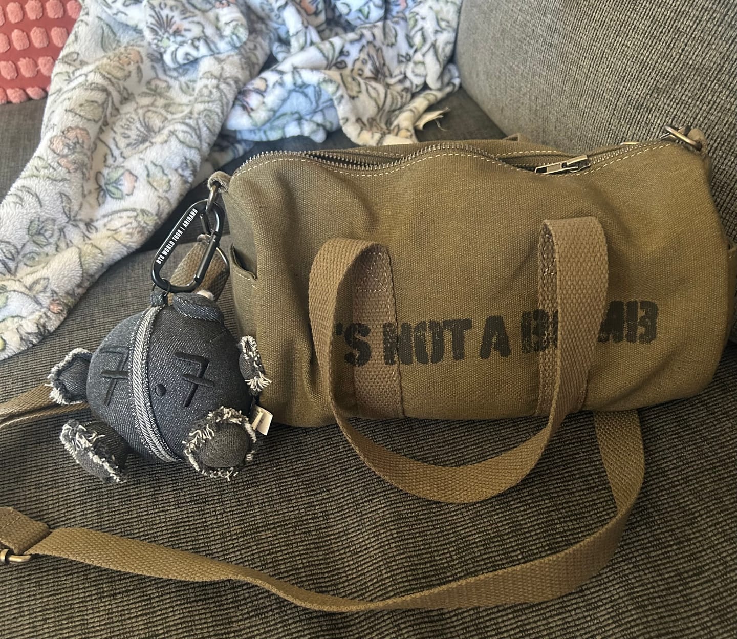 Customer photo review of BTS - ARIRANG WORLD TOUR OFFICIAL MD OFFICIAL LIGHT STICK BAG