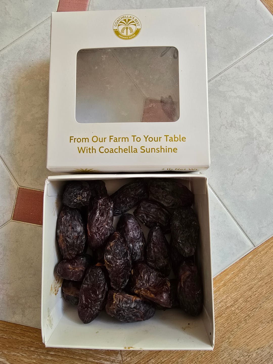 Customer photo review of Organic Premium Medjool Dates Box