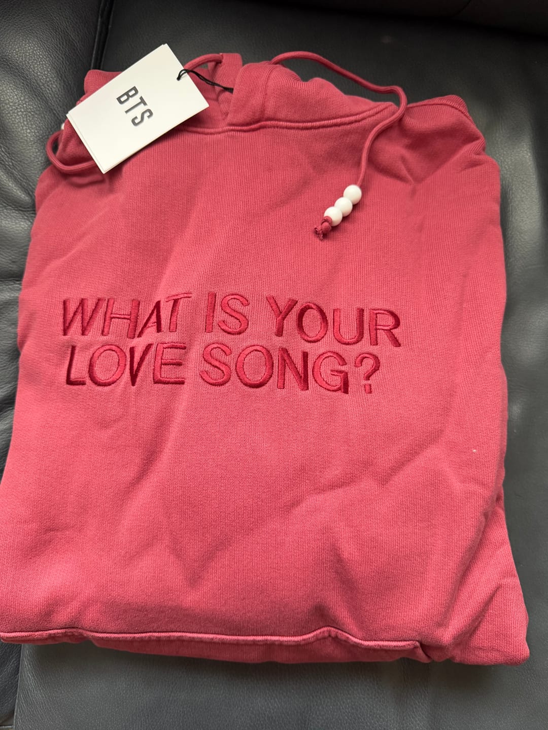 Customer photo review of [2ND / 3RD PRE-ORDER] BTS - ARIRANG OFFICIAL MD HOODIE RED