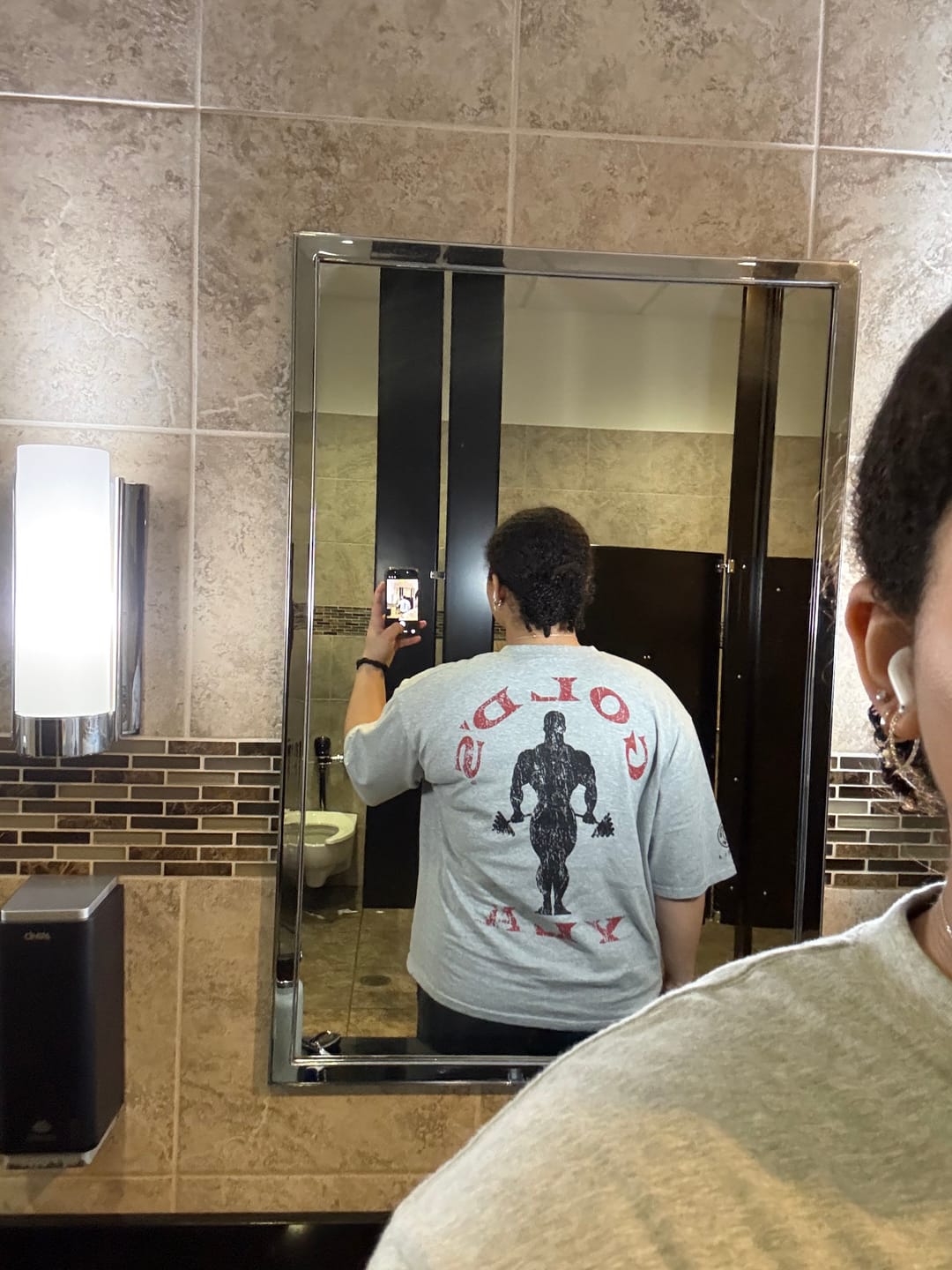 Customer photo review of 4002 - Golds Gym New Age Tees