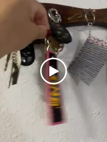 Customer video review of Tongue Jet Tag