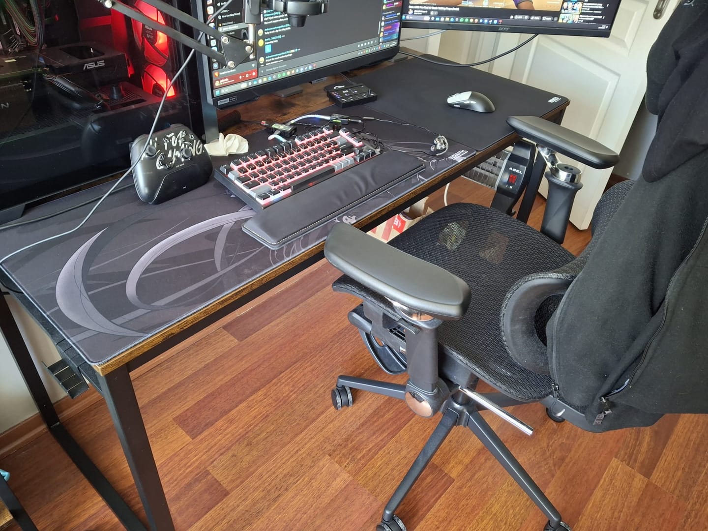 Customer photo review of Wraith Kitsune Edition Deskmat
