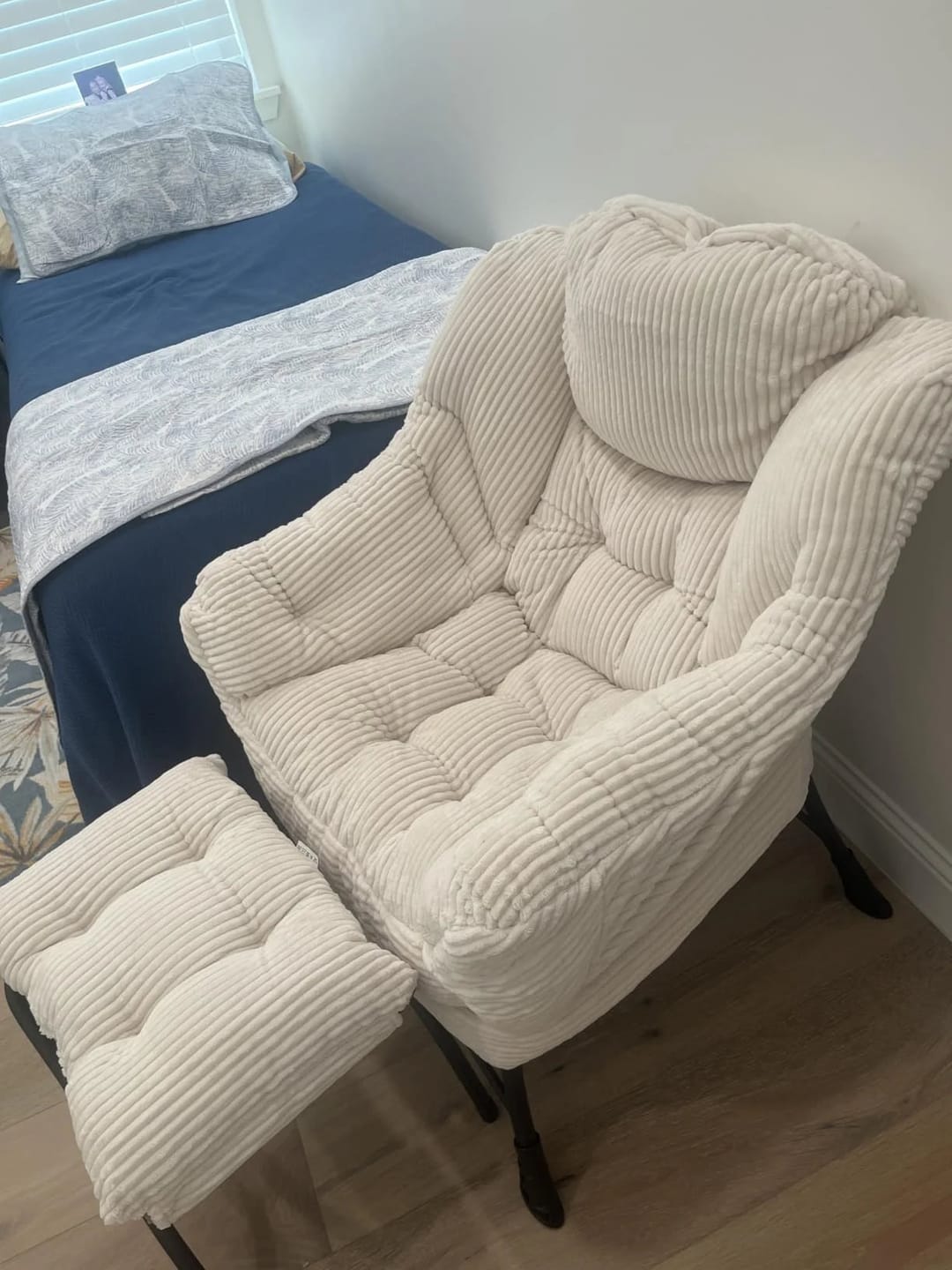 Customer photo review of Lazy Chair with Ottoman Folding Lounge