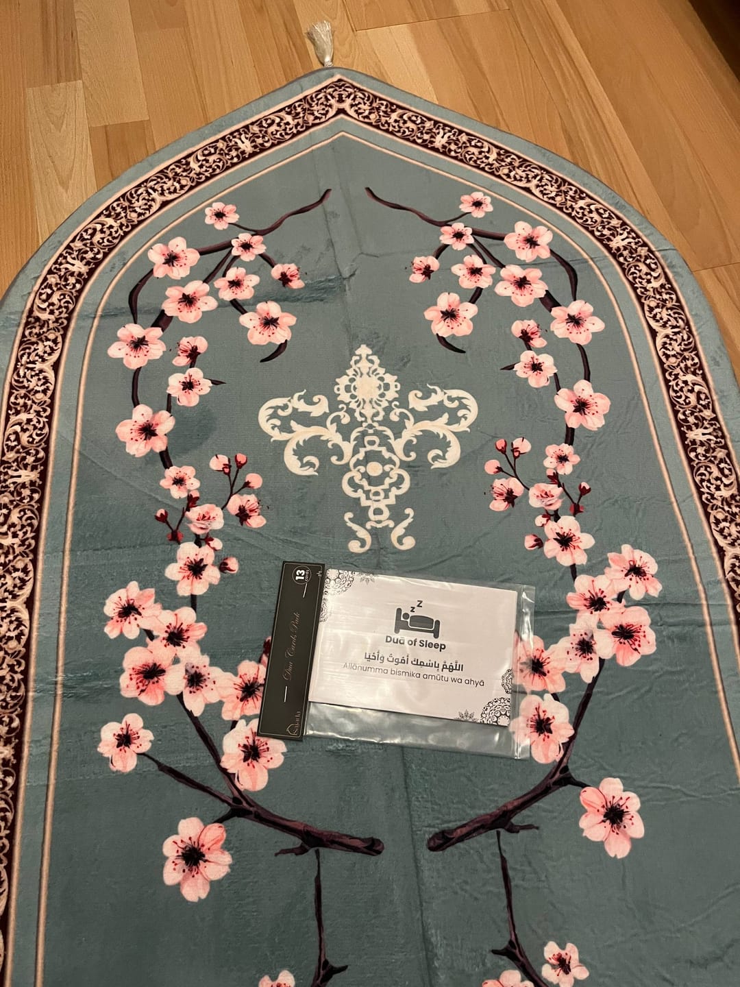 Customer photo review of Zehra Blossom Padded Prayer Mat