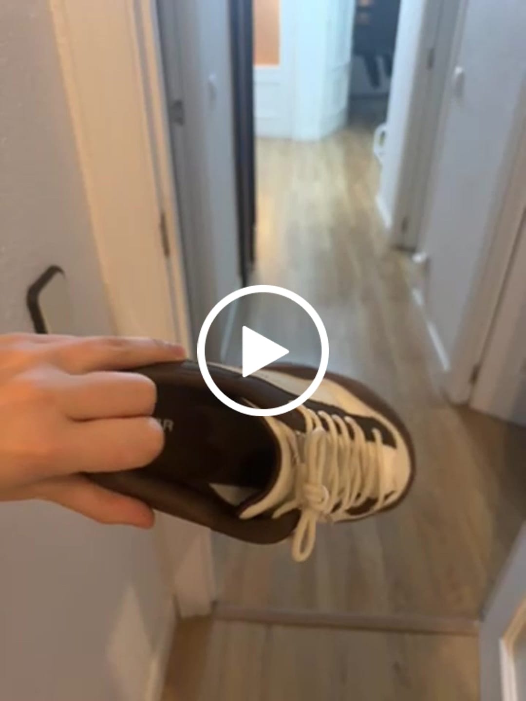 Customer video review of Hollow -  Zapatos De Punta Ancha
