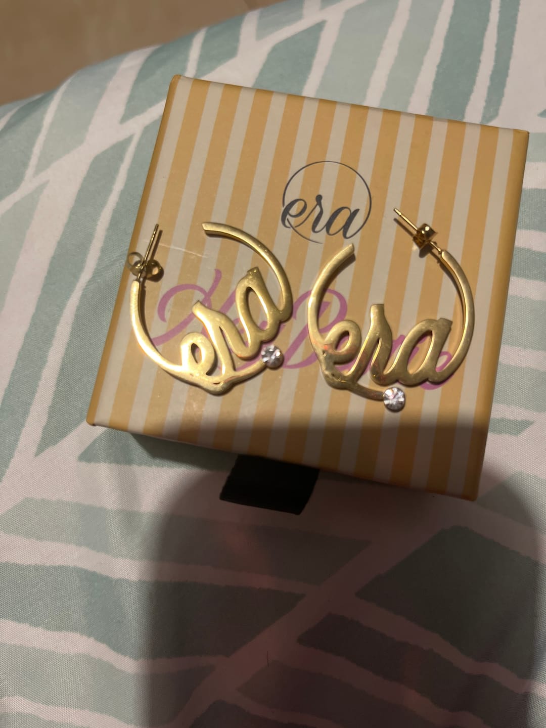 Customer photo review of Gold Mini Era Logo Hoops