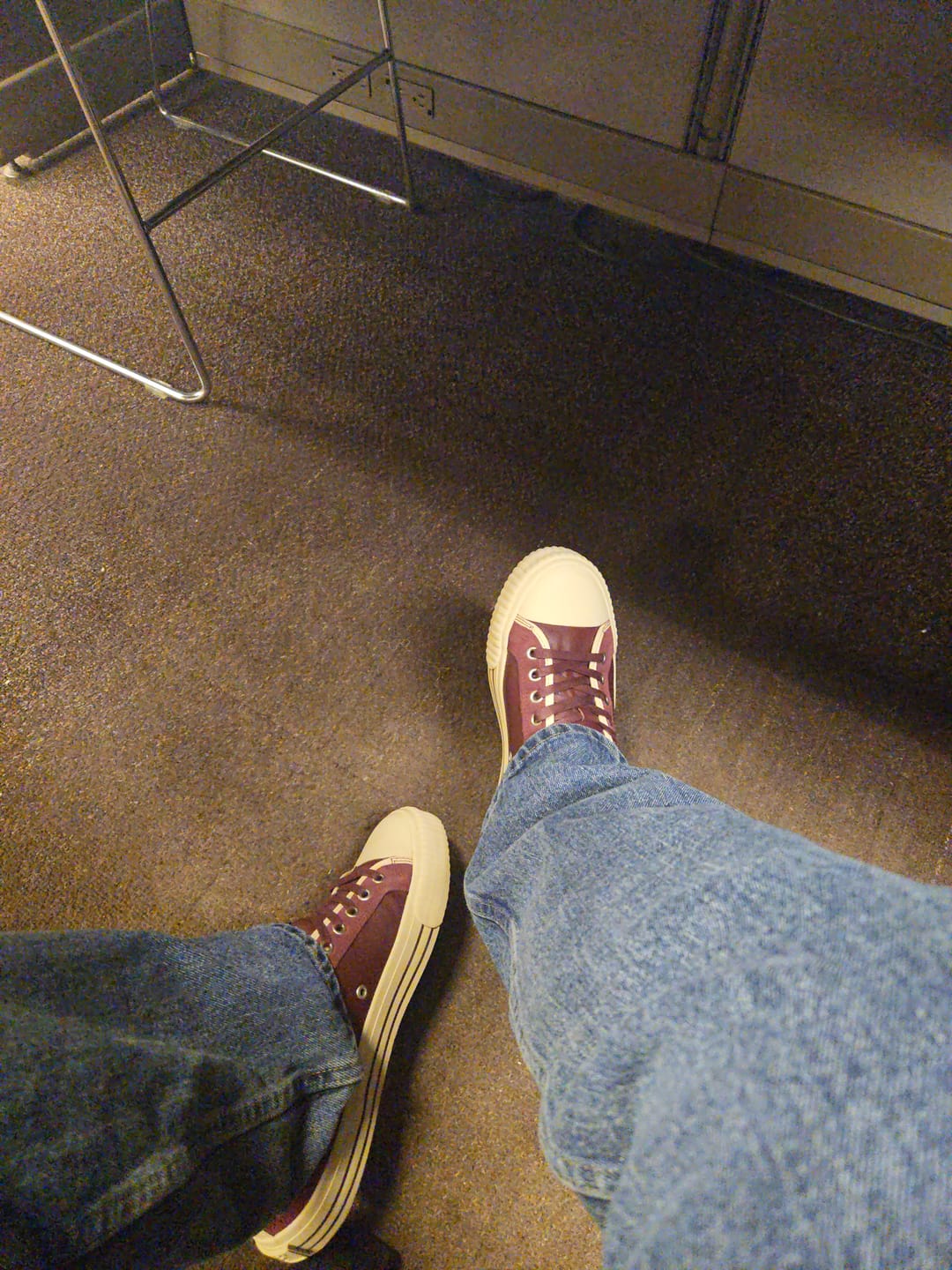 Customer photo review of Center Vintage Low-Top Burgundy/Antique White