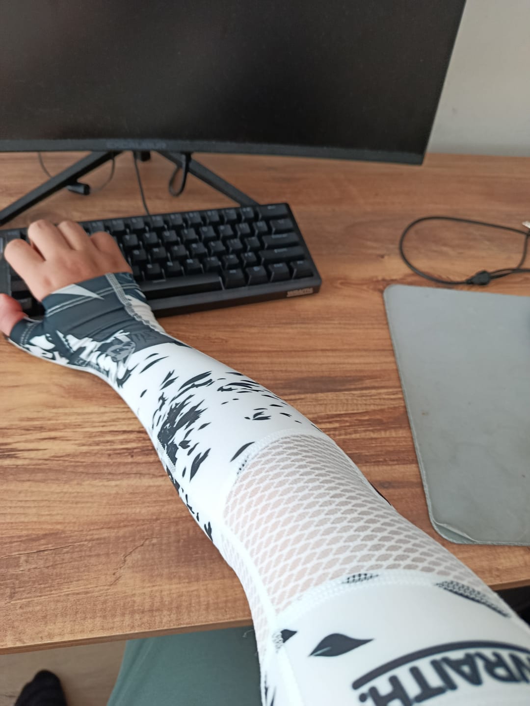 Customer photo review of Wraith Esports Arm Sleeve