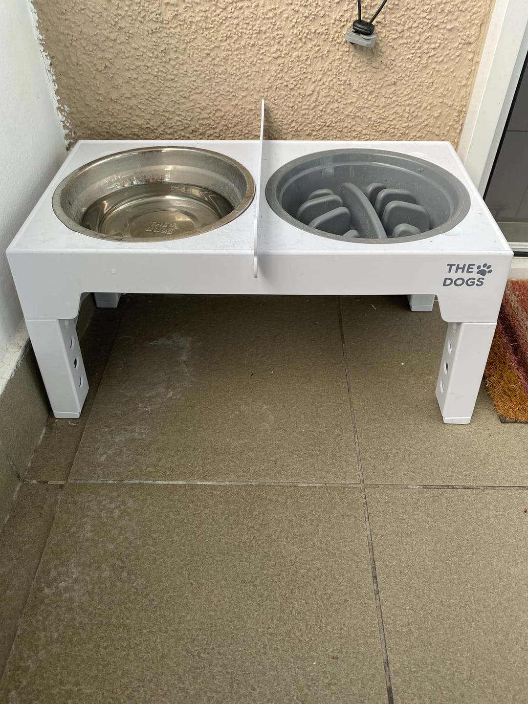 Customer photo review of Comedero Elevado THE DOGS Postura correcta en cada comida