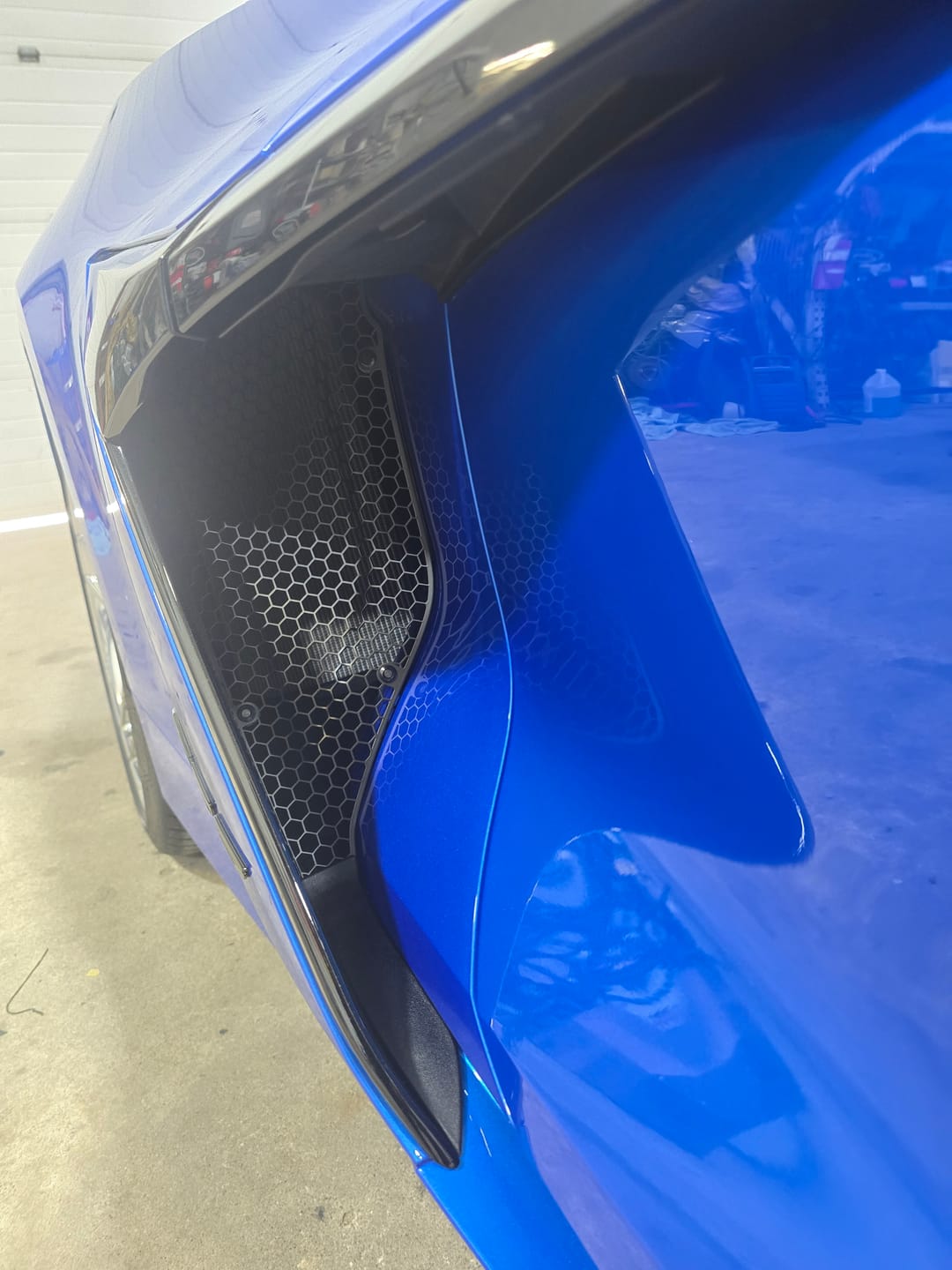 Customer photo review of Corvette C8 Z06 Aluminum Black Rear Side Intake Mesh Grille Inserts