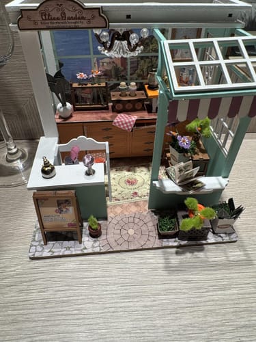 Customer photo review of The Sunflower Glasshouse
