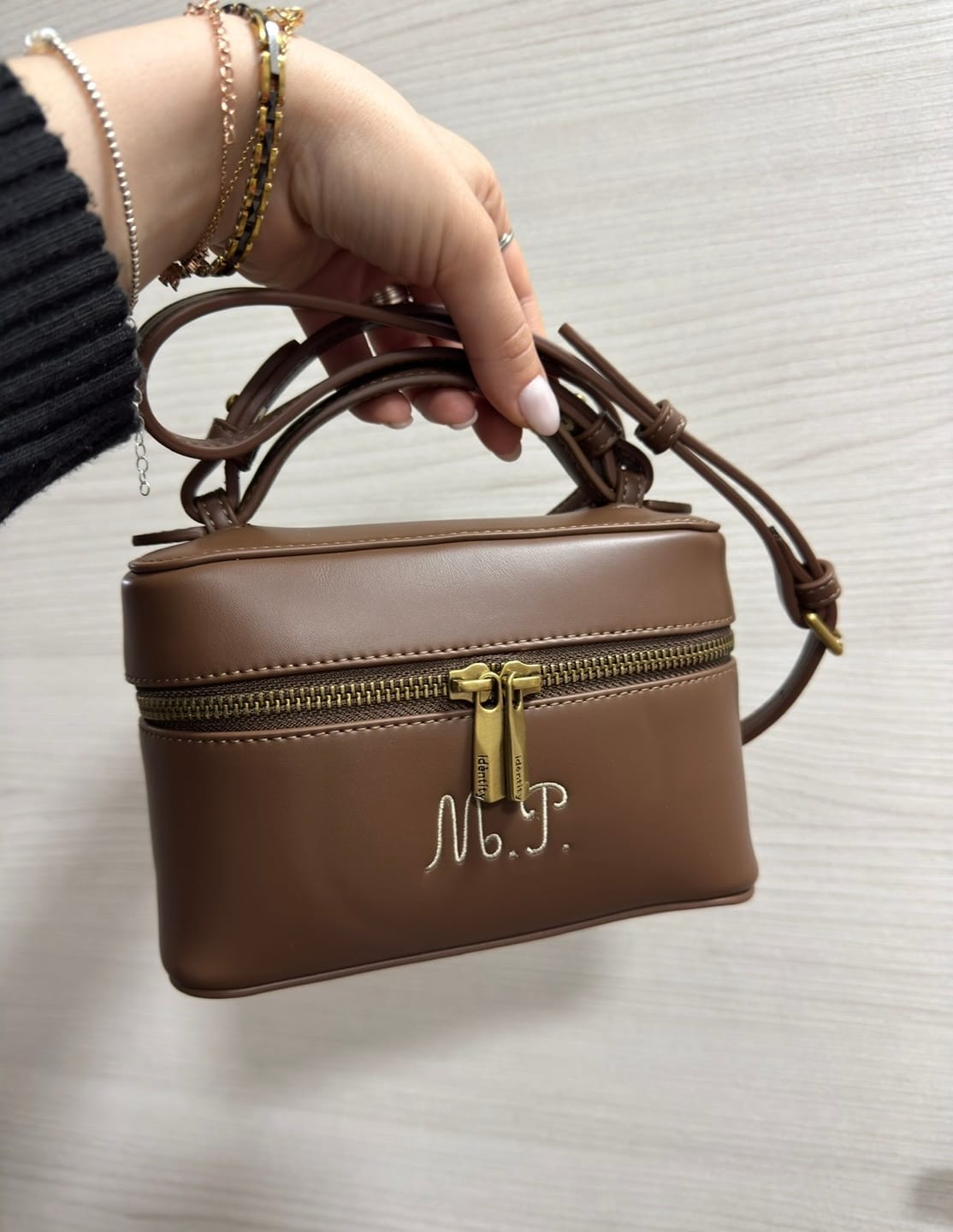 Customer photo review of Borsa Vanity - Fondente
