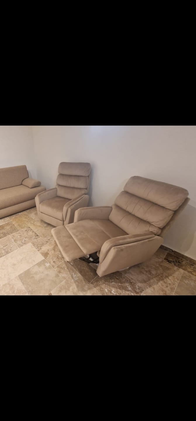 Customer photo review of Fotoliu recliner ARGOS, stofa catifelata bej - Bluvel 28, 78x84/162x107 cm