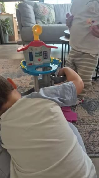 Customer photo review of Auto Rennbahn Spielset Kinder | Fahrzeuge mit Rutschbahn