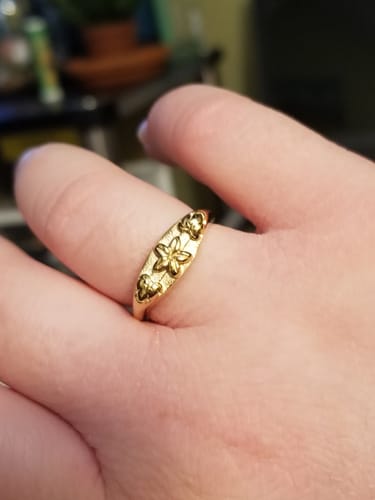 Customer photo review of Surfboard Plumeria Monstera Ring