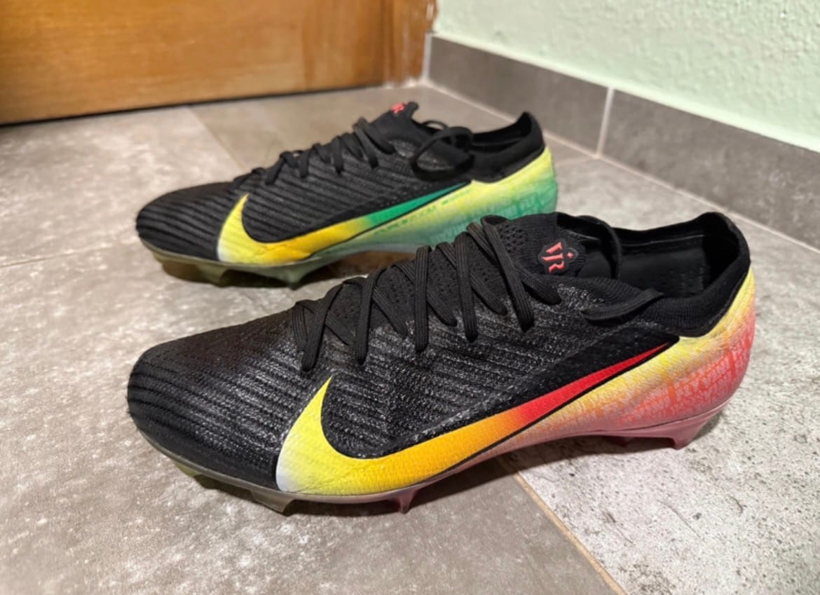 Customer photo review of Nike Air Zoom Mercurial
Vapor 16 Elite FG Vinicius JR