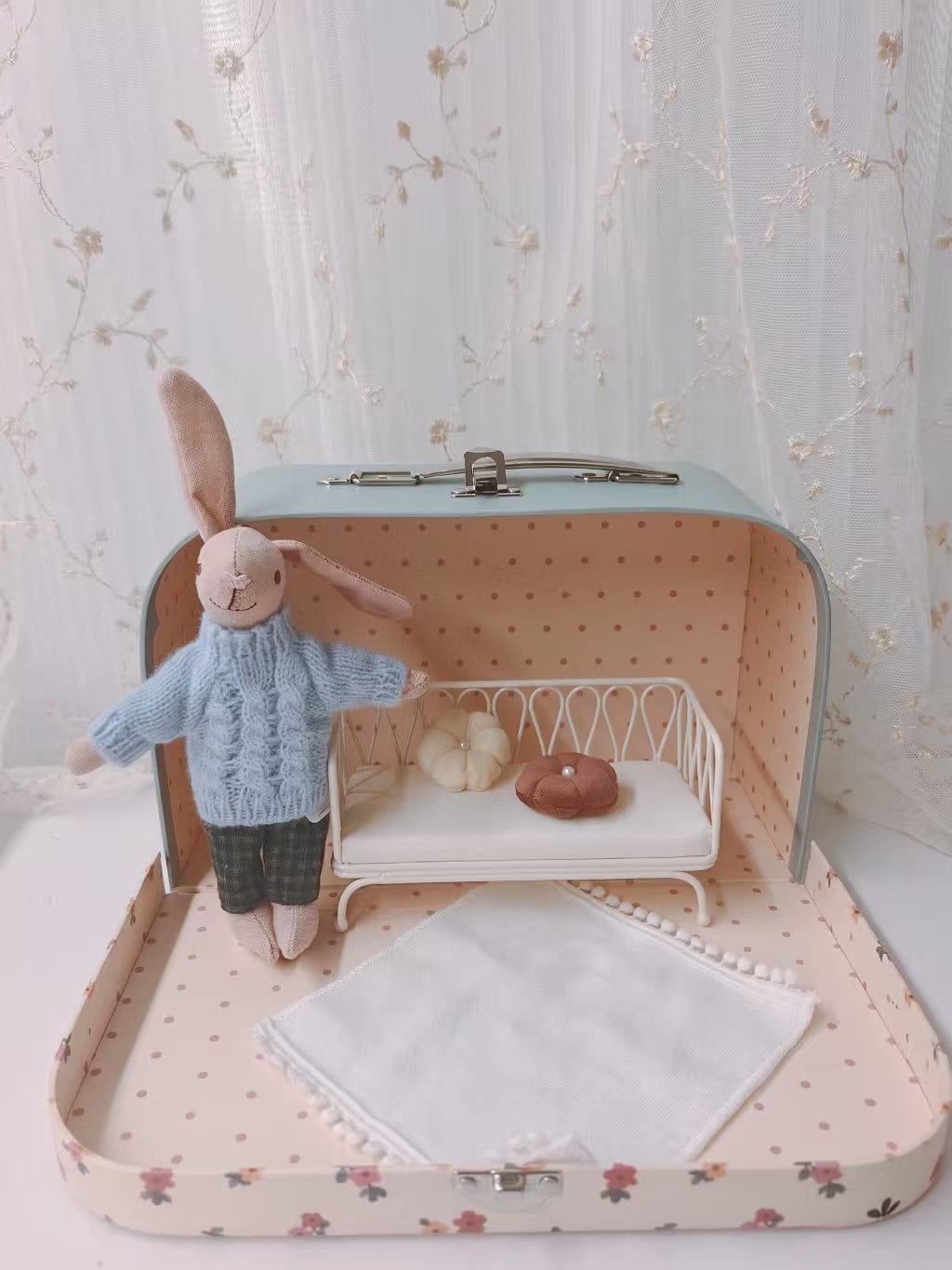 Customer photo review of Portable Dollhouse Carry Case – 1:12 Scale