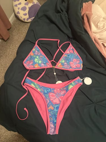 Customer photo review of LILY Tiki Taffy "1993" Minimal Triangle Top