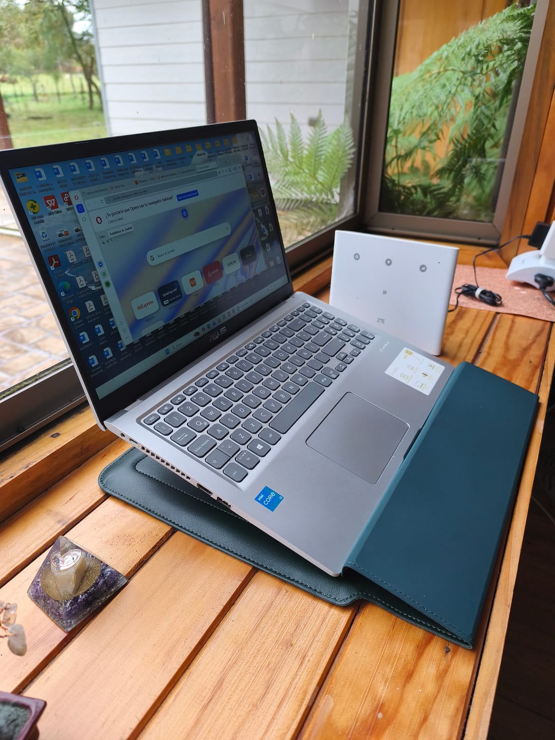 Customer photo review of Funda Notebook Smart Workstation
