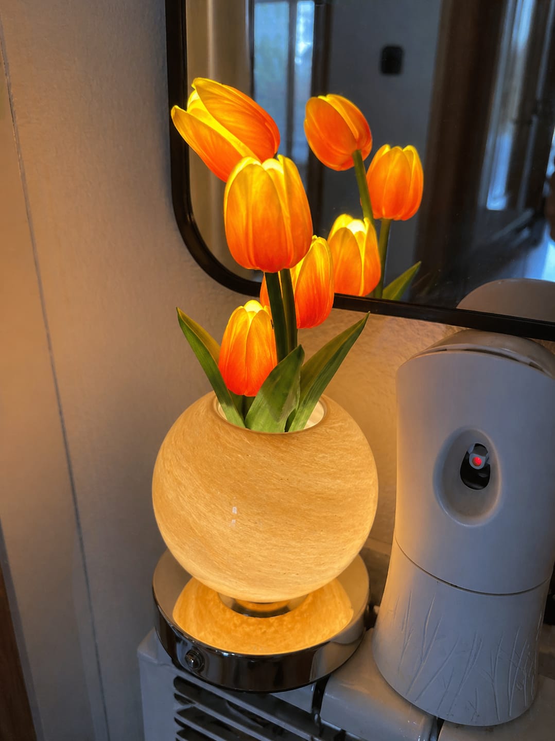 Customer photo review of Lampara LED de Tulipanes