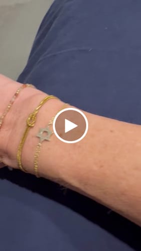 Customer video review of Forever Knot Bracelet