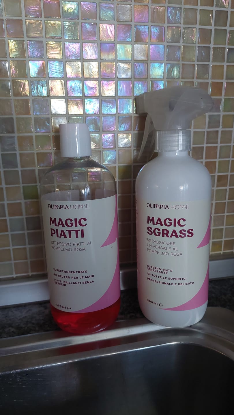 Customer photo review of Magic Piatti Ml.500 - Detersivo Piatti al Pompelmo Rosa